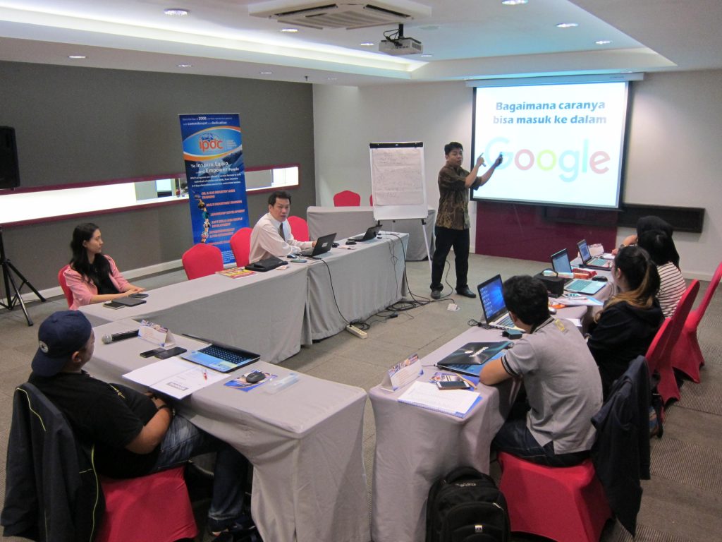 Pembicara Internet Marketing. Kursus Digital Marketing Jakarta