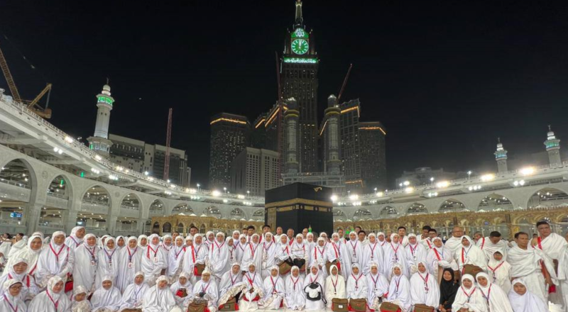 Berangkat Umroh dengan Alhijaz Indowisata. Travel Haji Khusus dan Umroh Rekomendasi Kemenag RI berdiri sejak 2000